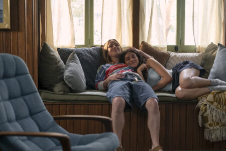 Ramona (Amélie Hoeferle) and Annie Jacobson (Ella Rubin) in STERLING POINT